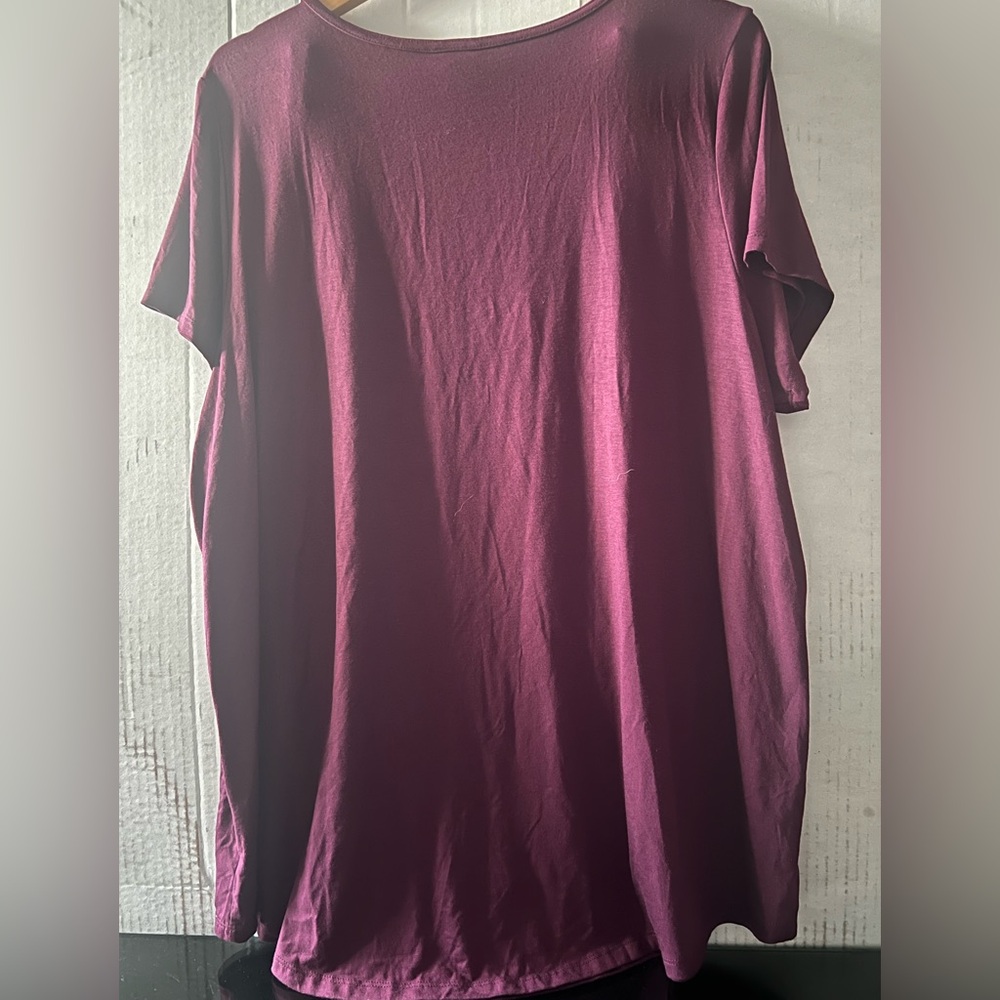 Torrid Burgundy Love Graphic Tee - Picture 8 of 12